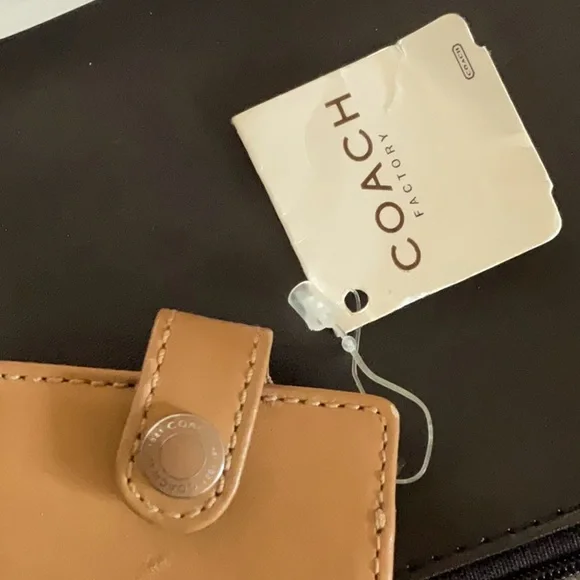 NWT RARE Coach Mini Ipod Case - Picture 3 of 9